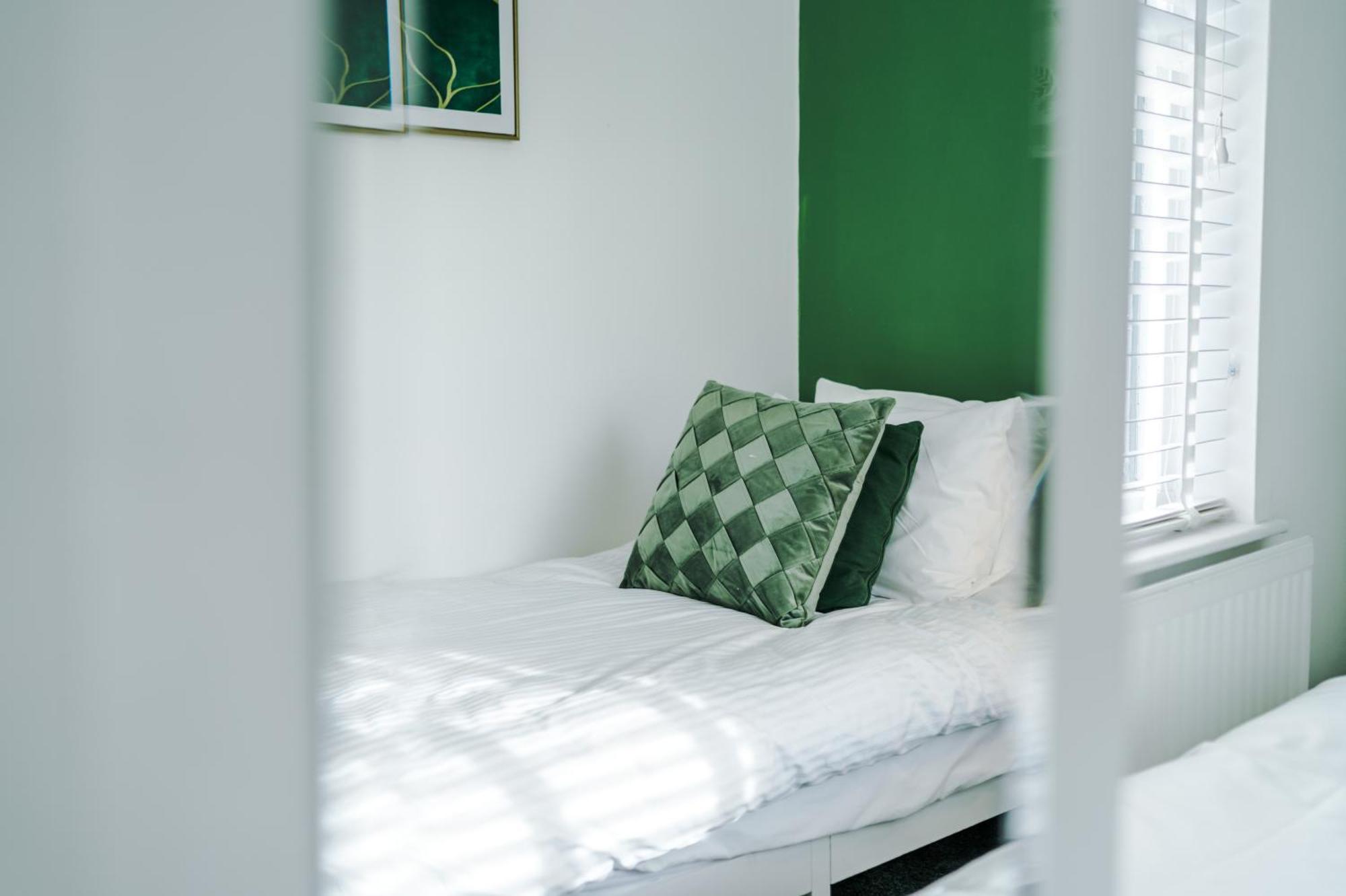 Large 7 Bedroom Town House In Chester City Centre Екстериор снимка